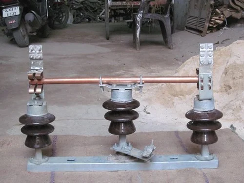 11kV 33kV Porcelain Isolator